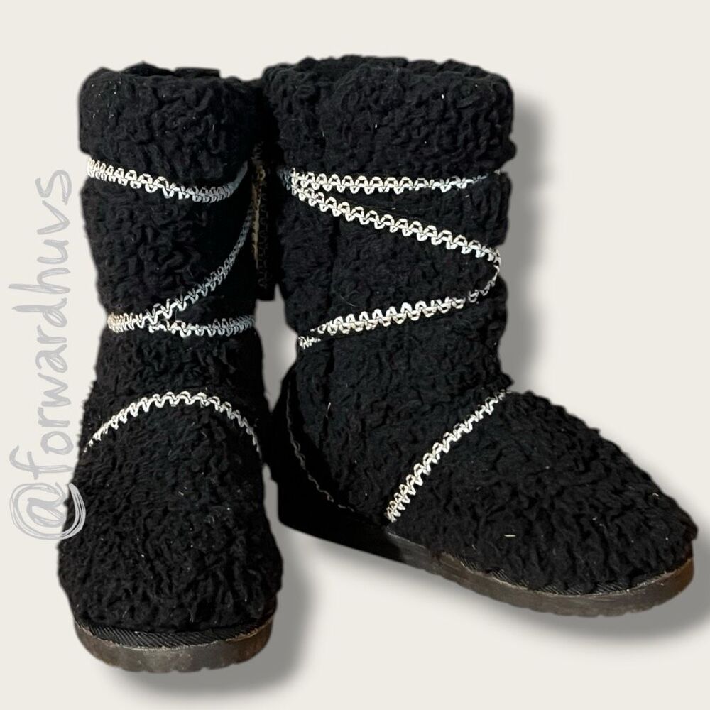 Muk Luks Women’s Reyna Furry Boots – Size 6